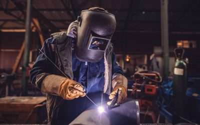 Understanding the Differences: Micro Welding vs. Traditional Welding